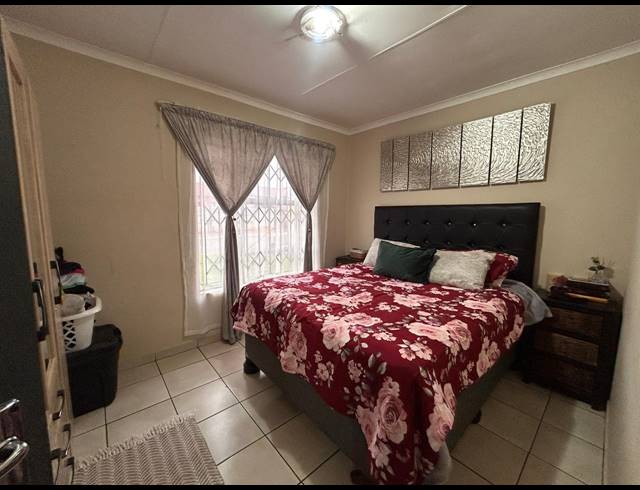 2 BEDROOM HOUSE FOR SALE IN VANDERBIJLPARK CE 4